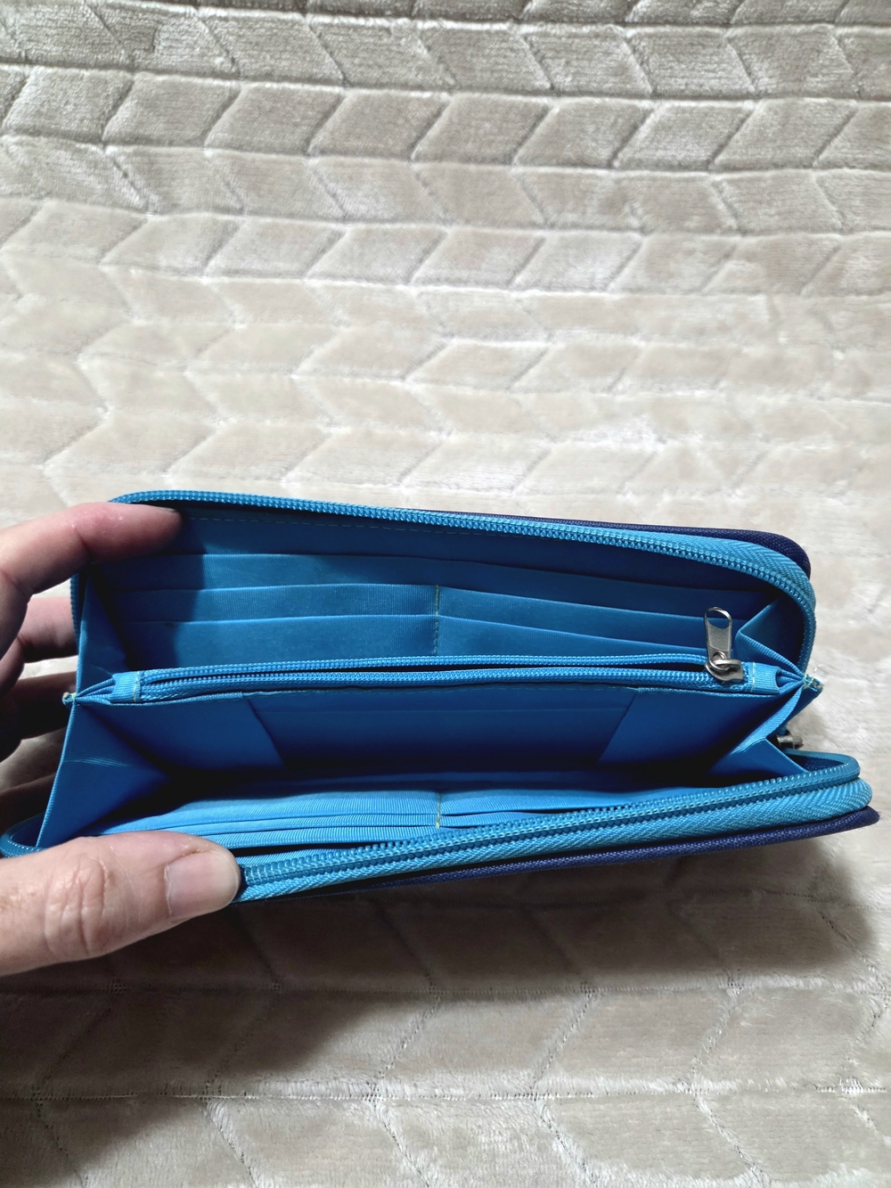 Travelon Quilted and Fabric Wallet Set - Black, Navy, Gray, Blue - Picture 5 of 6